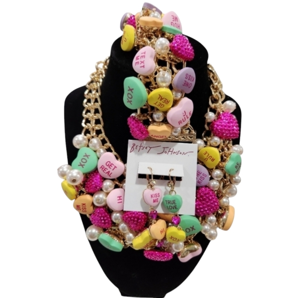 💕▪️Betsey Johnson Think Pink Sweetheart Candy 3pc Bracelet And Necklace Earring